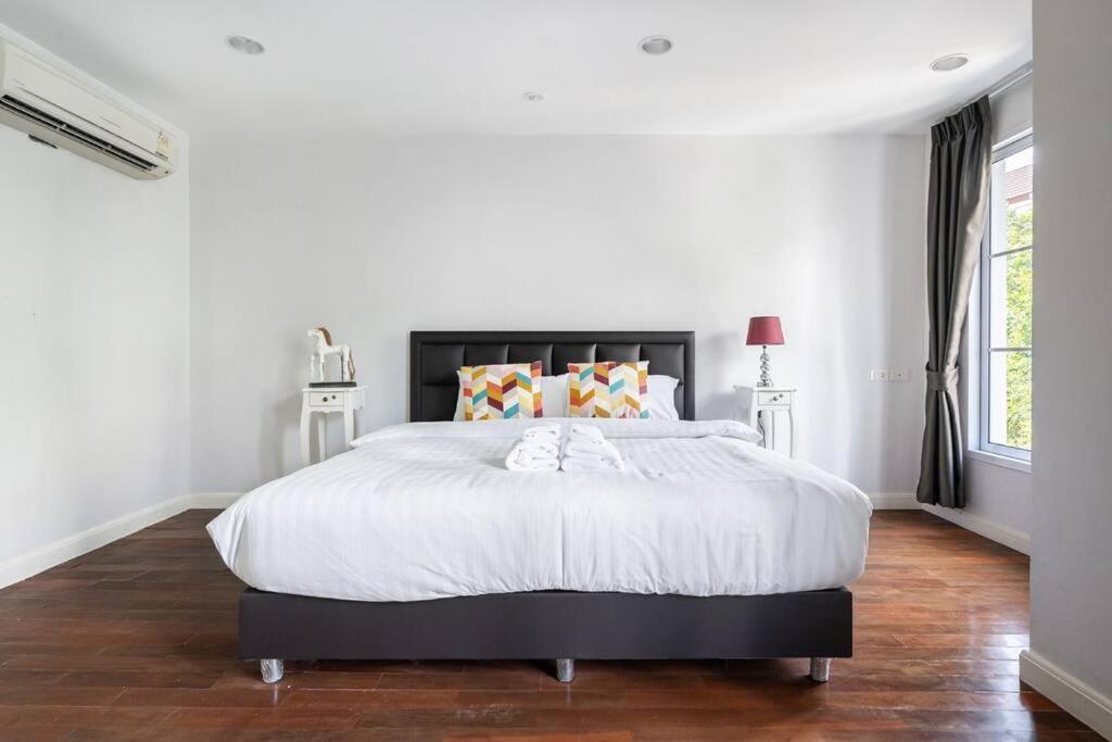 Miq_home901/asok Bts/resort Pool/12pax/1000mbwifi Vila *