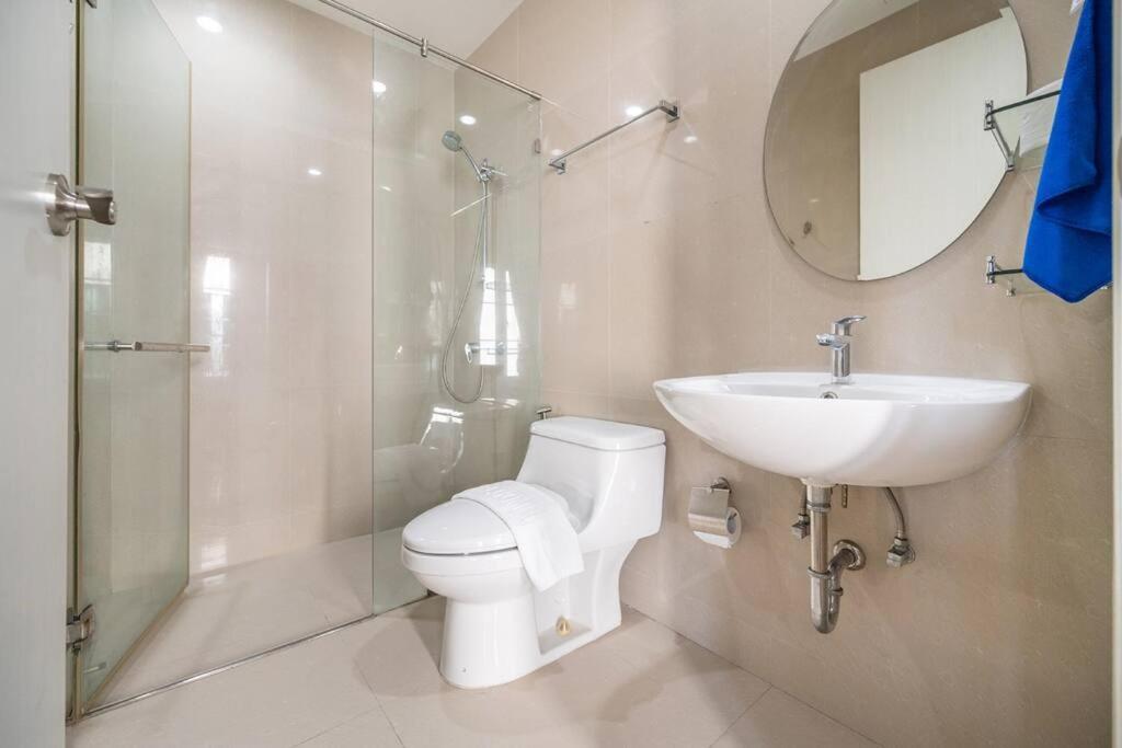 Vila Miq_home901/asok Bts/resort Pool/12pax/1000mbwifi Bangkok