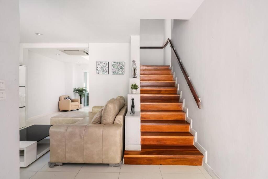 Miq_home901/asok Bts/resort Pool/12pax/1000mbwifi Vila *