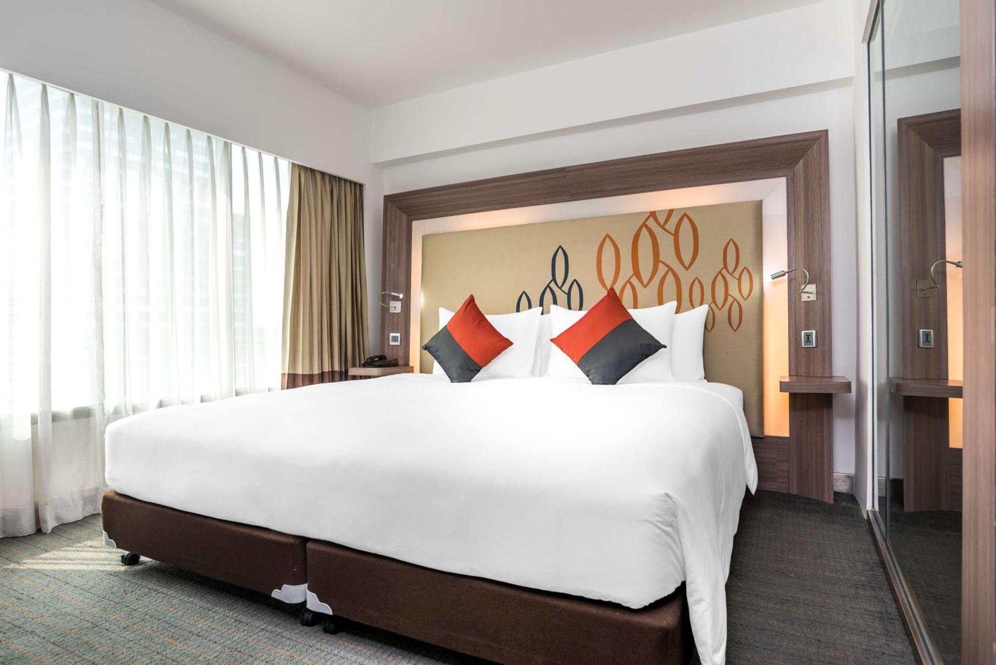 Hotel Hilton Garden Silom 4*