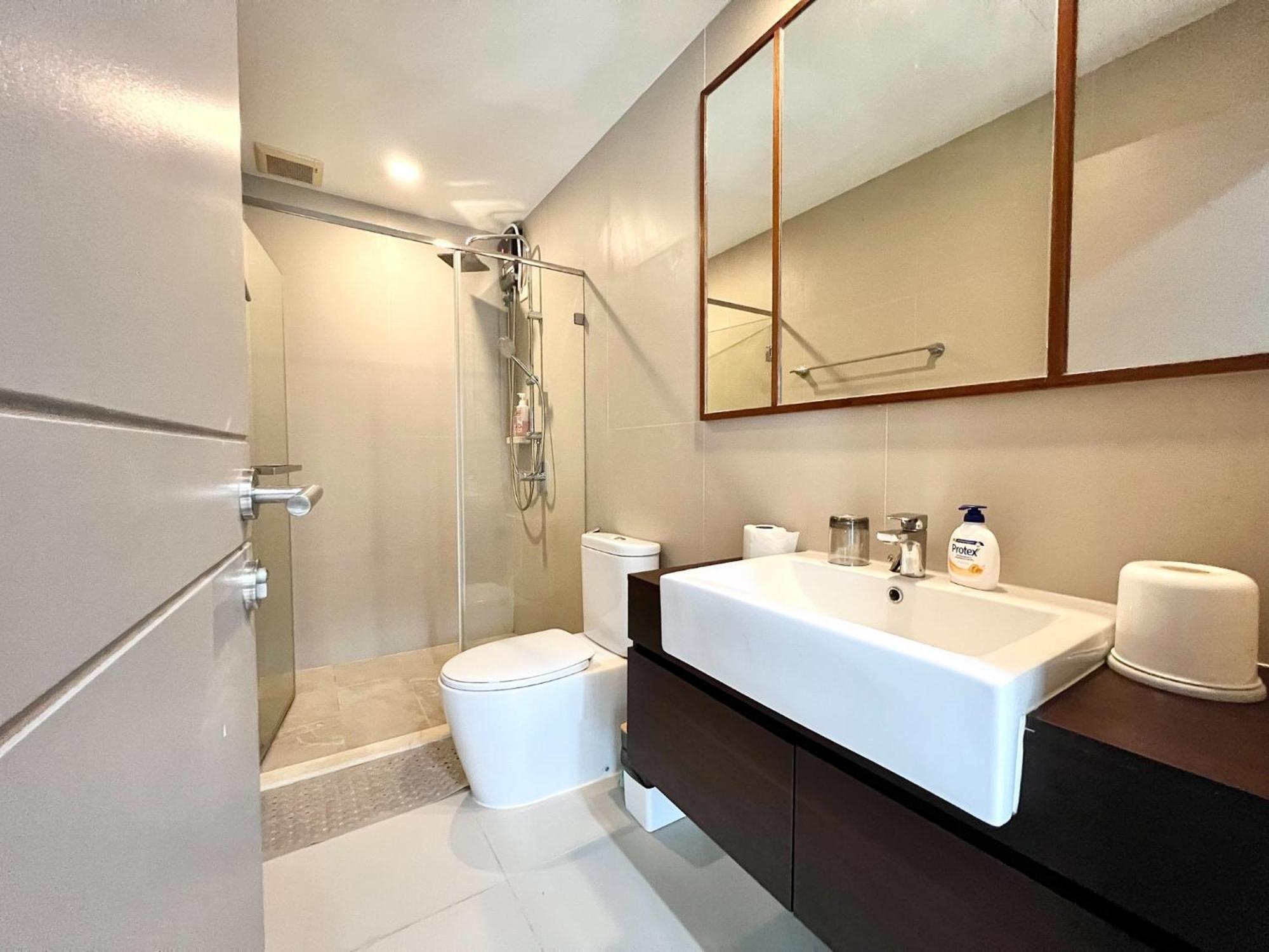 Free Pick Up / Stunning Luxury Family 3b3b Apartment Bangkok
