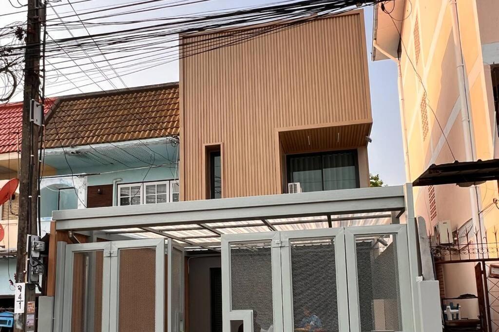Apartment บ้านยิ้ม - 2 Bedroom, 2 Bathroom
