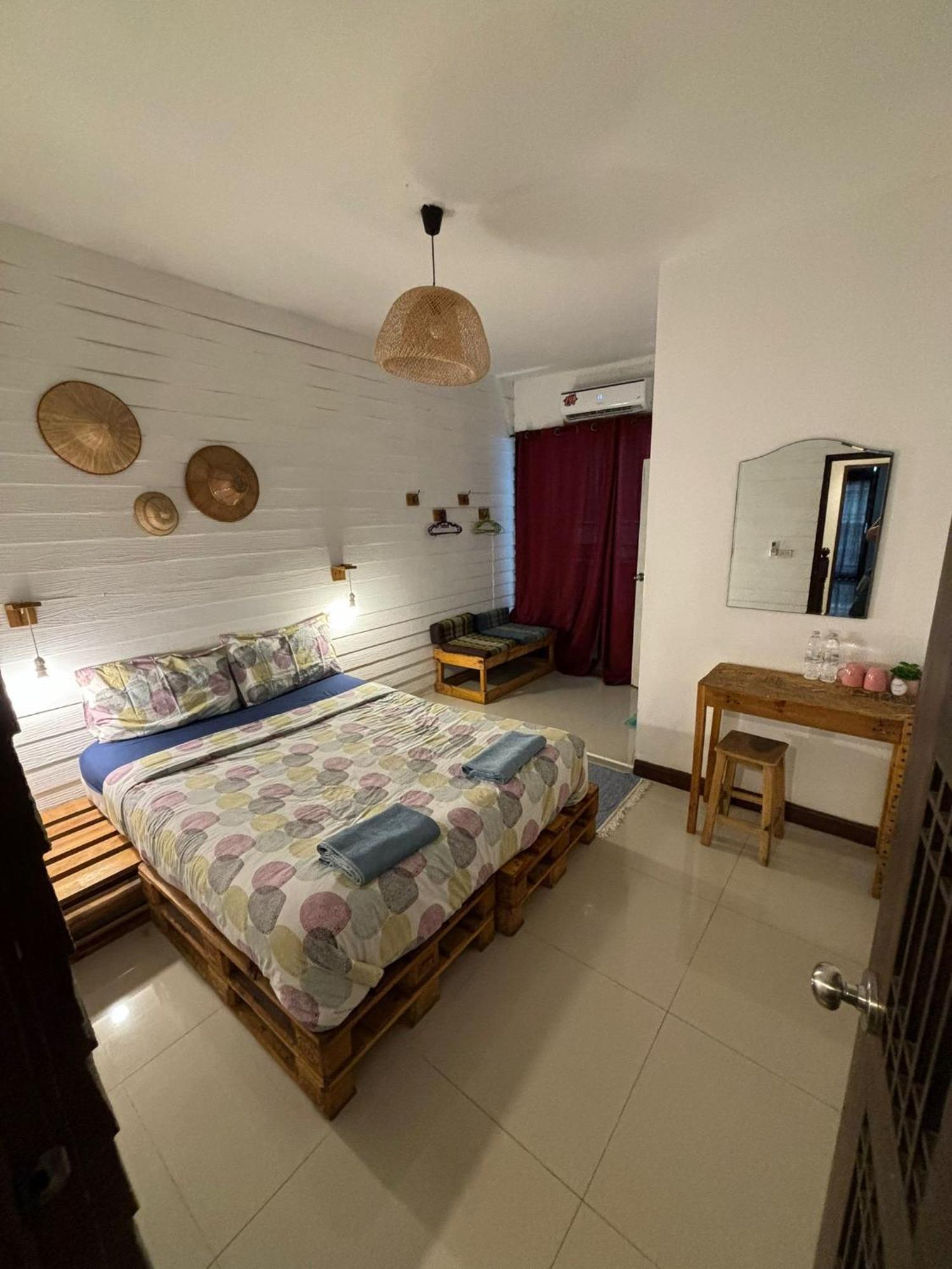 Hotel La *