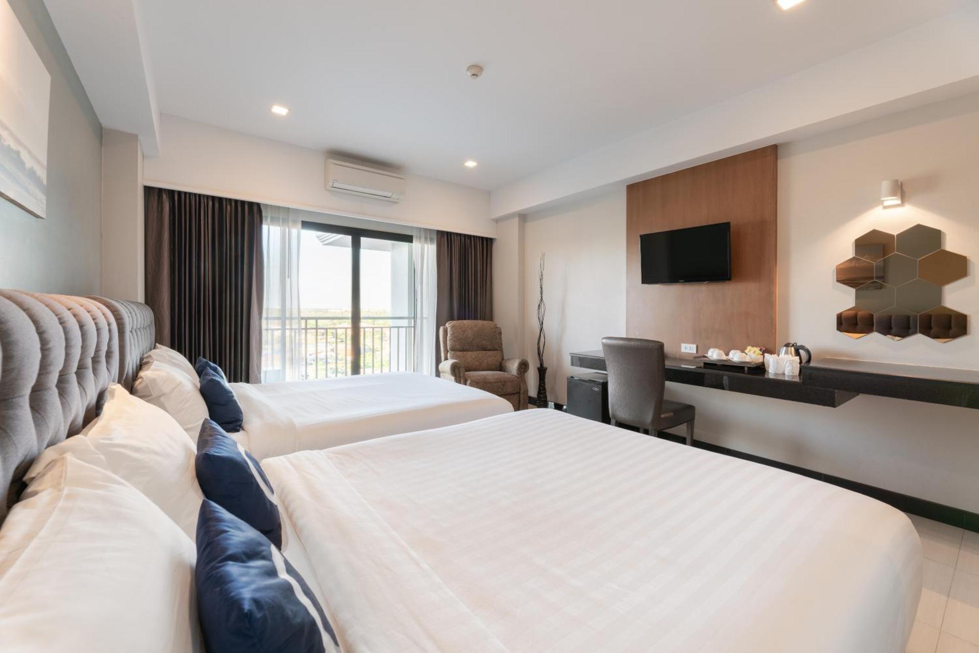 Golden Foyer Suvarnabhumi Airport 4*