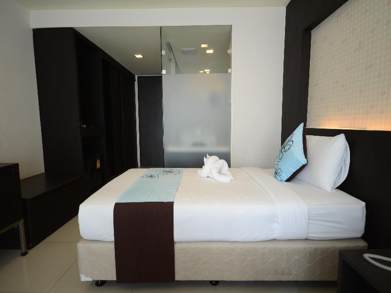 Solace At Srinakarin Hotel 5*