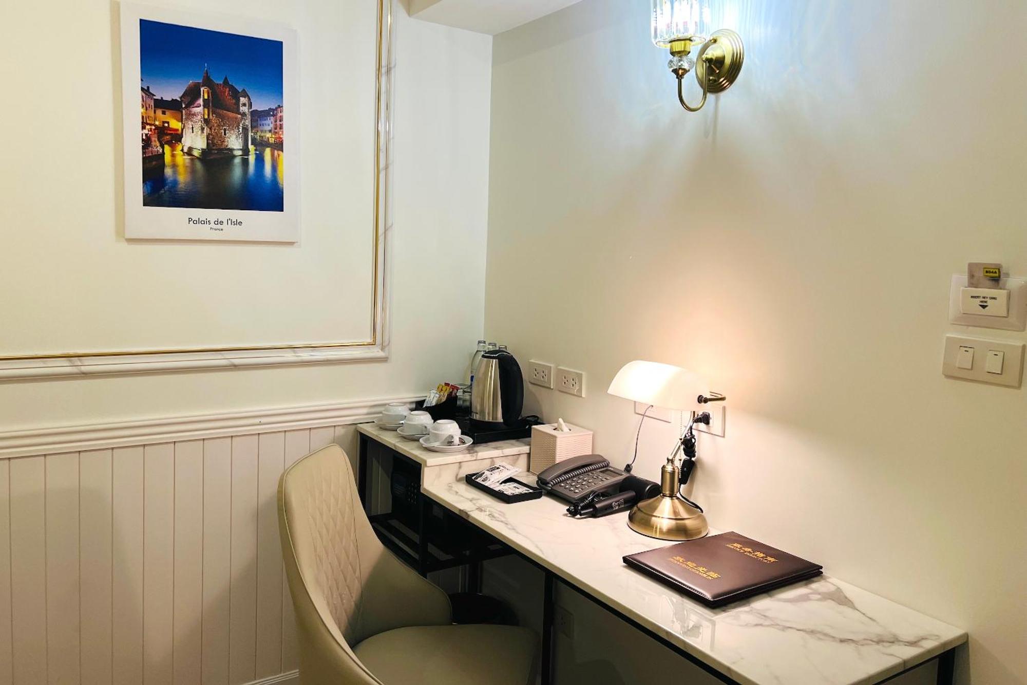 Travelier Hostel