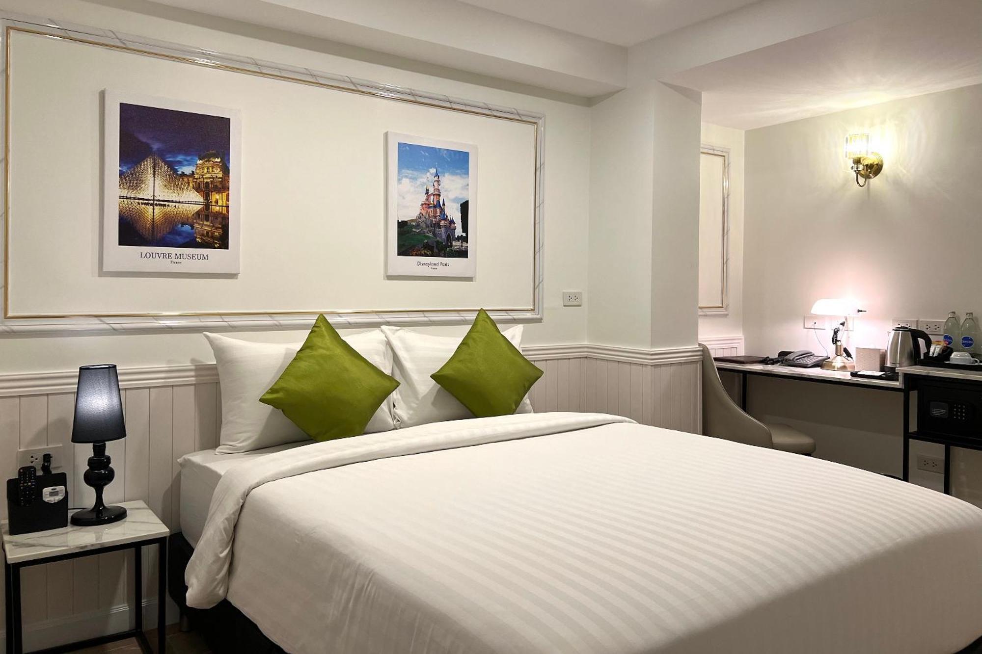 Hostel Travelier