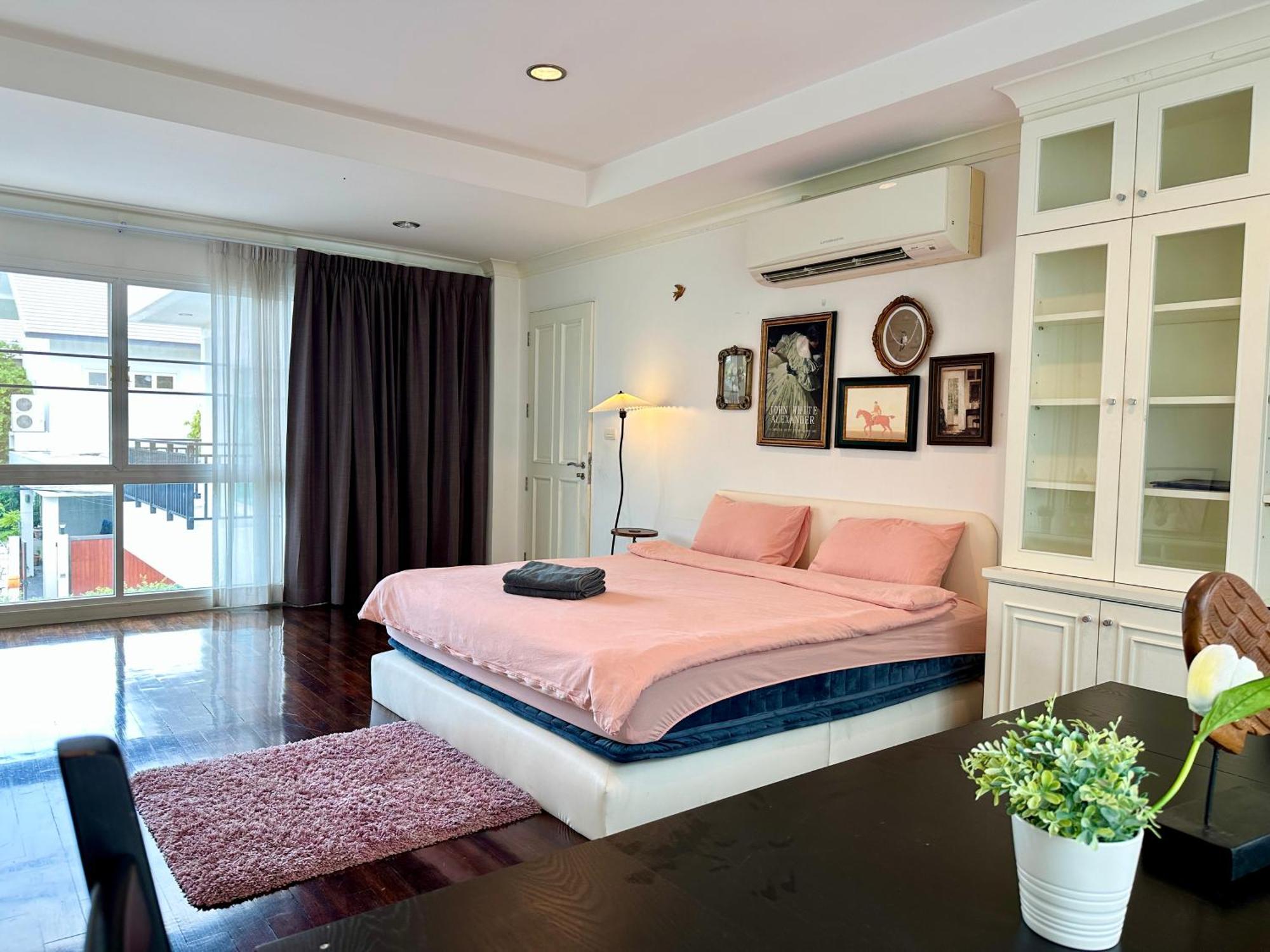 Villa 曼谷市中心500平轻奢极简独栋泳池别墅 Bangkok