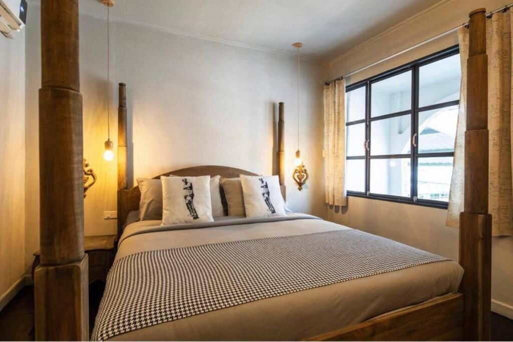 Beautiful 3 Bedroom Baroque House Near Asoke Bts Vila
