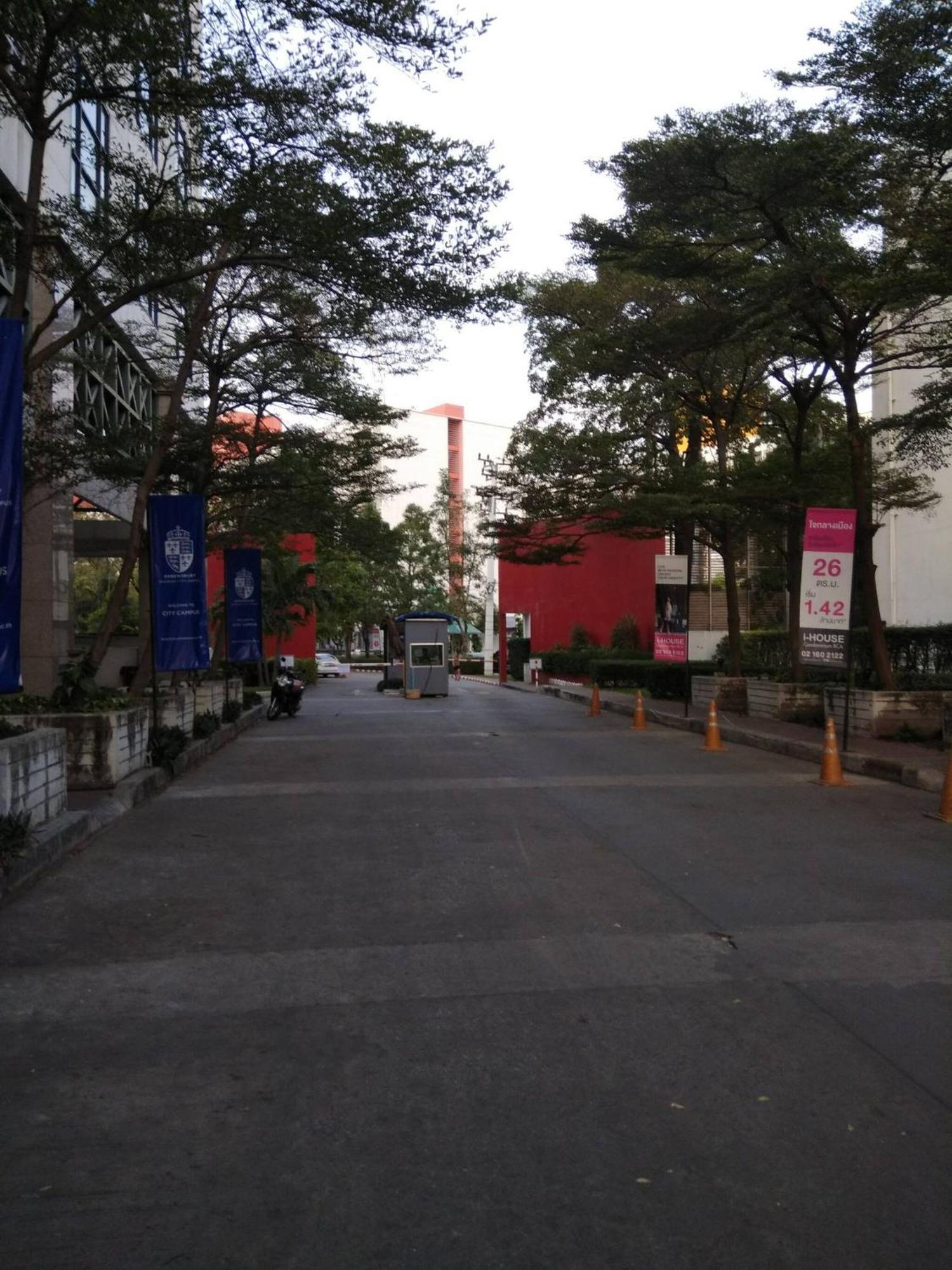 Bahay bakasyunan Savi Premium 1 Near Bkk Piyavet Hospital *