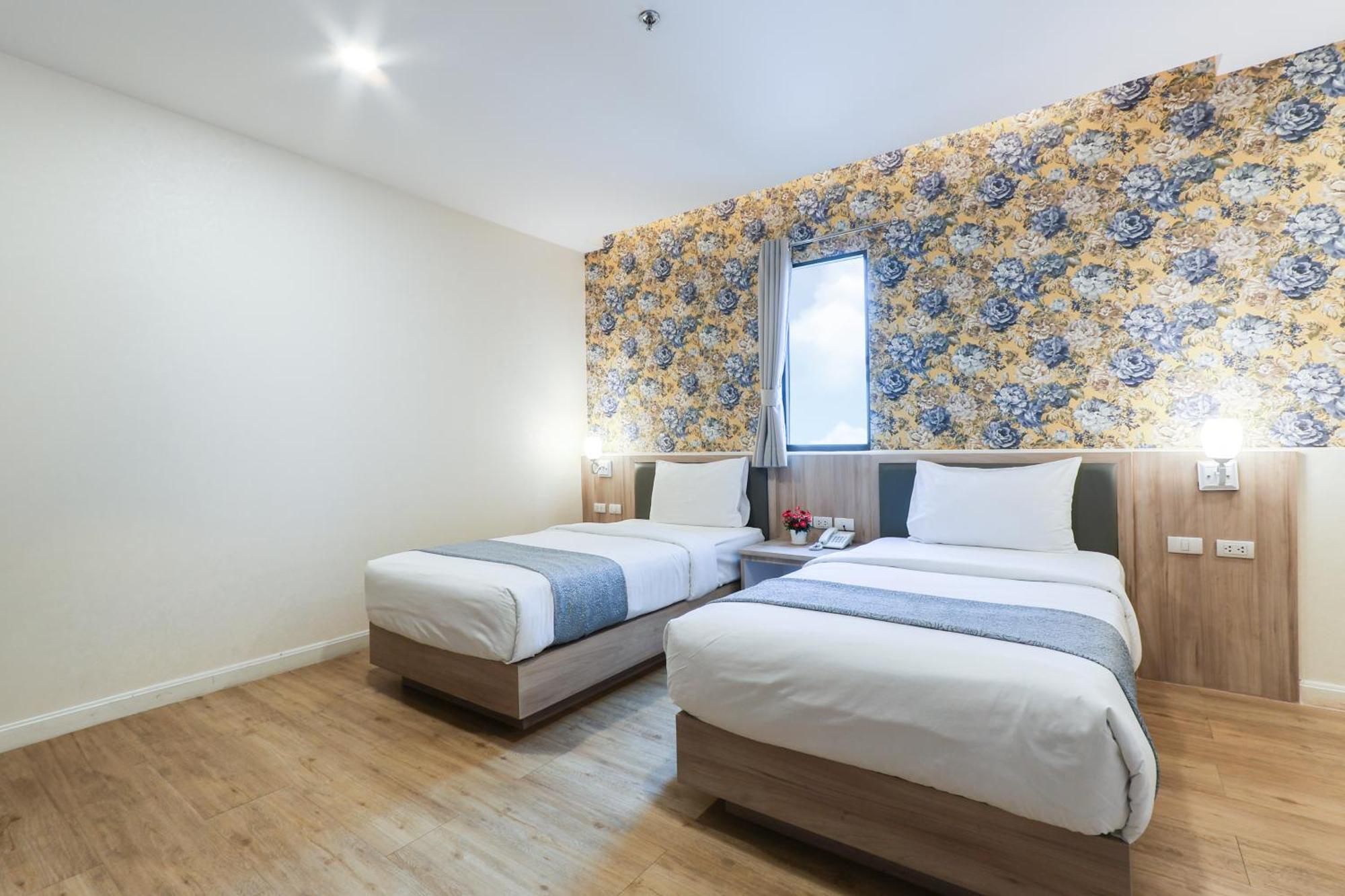 Leela Orchid Hotel 3*