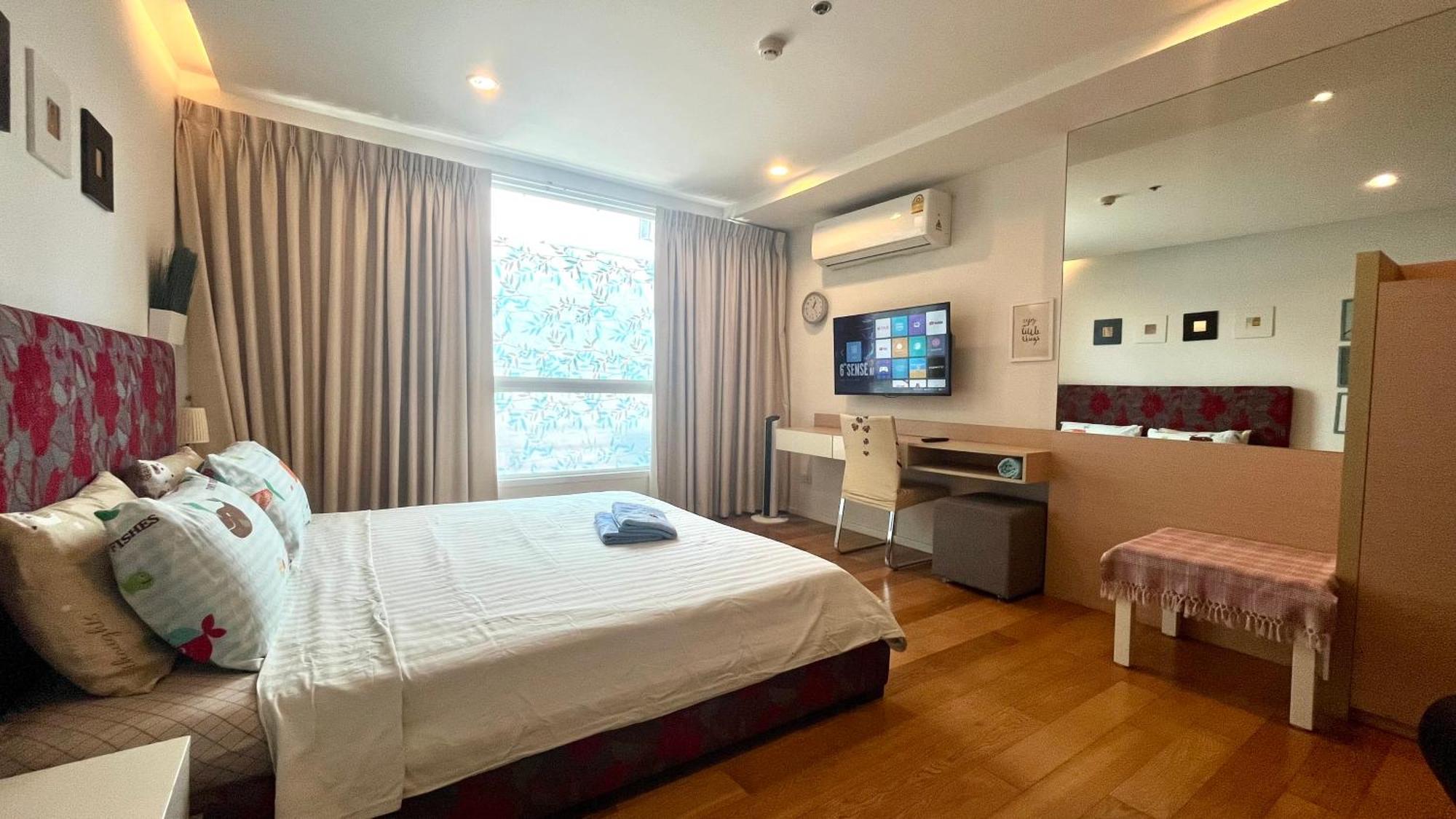 Cozy Walk To Bts Free Wi-fi Great Location Apartment Bangkok