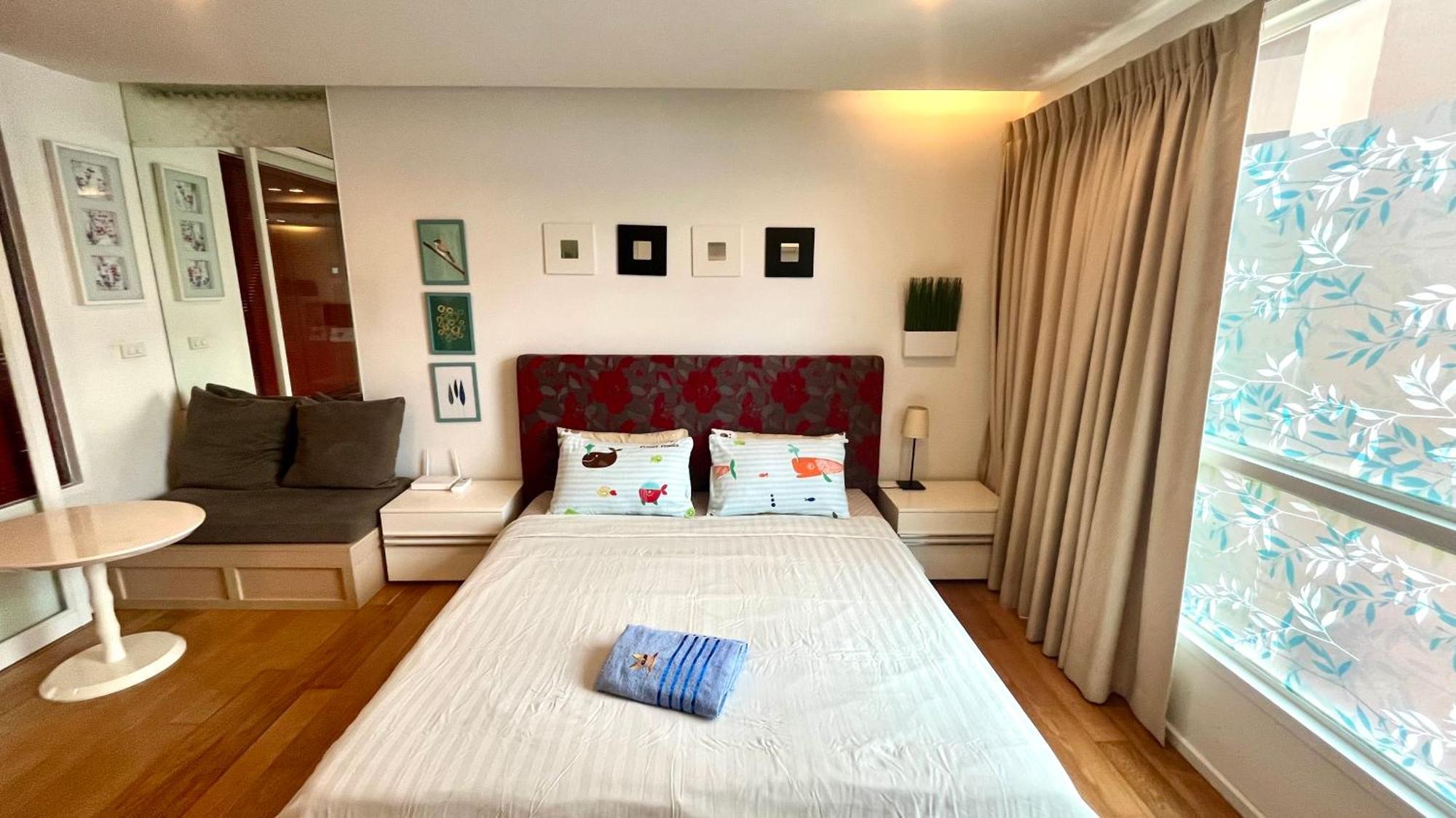 Comfortable Studio, Walk To Bts, Free Wi-Fi, Great Location *