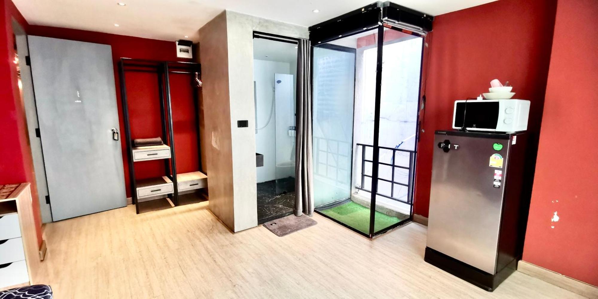 Hip And Funky Silom Soi 3, With Rooftop View Appartement