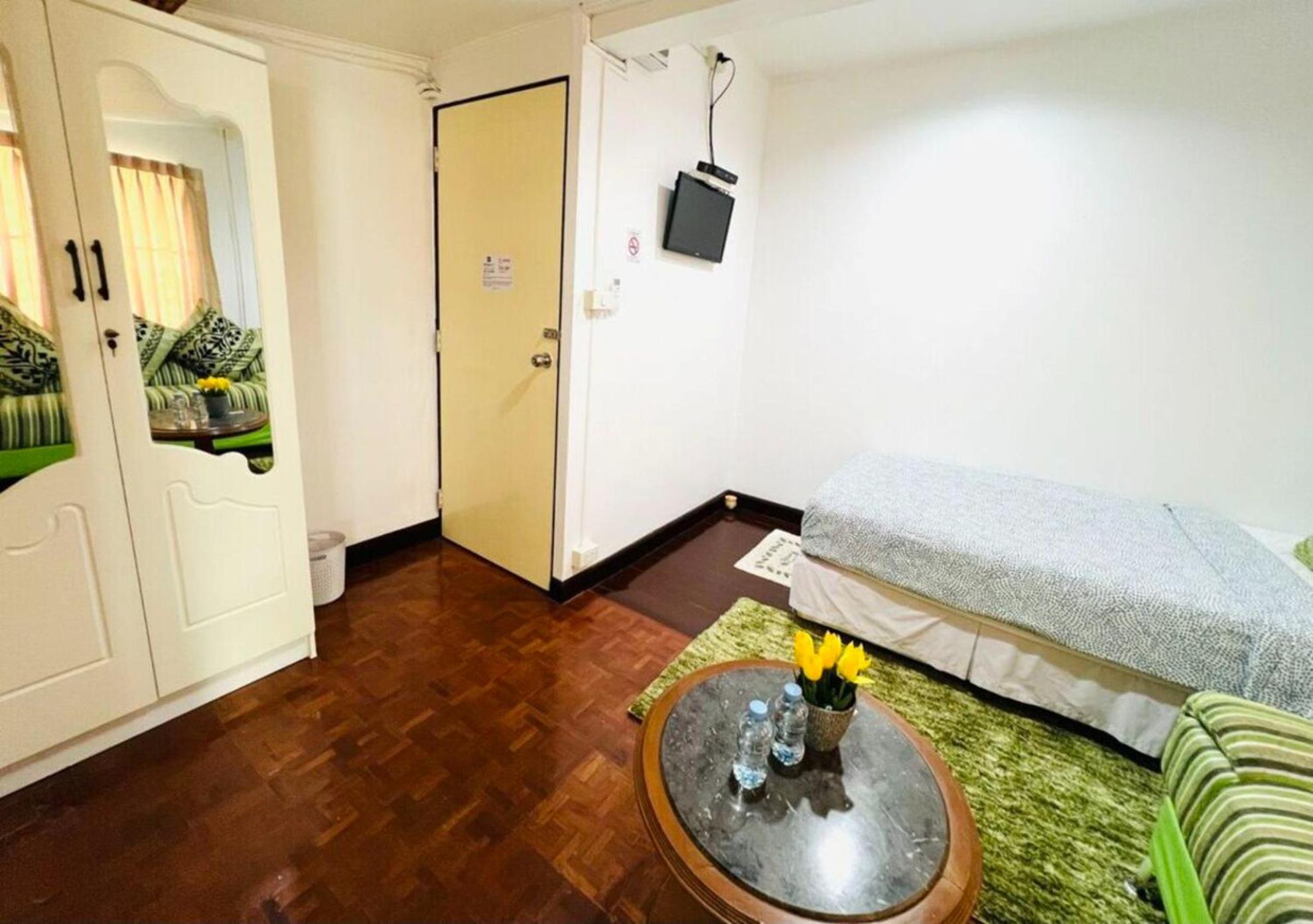 Ree House@soi Cowboy-asoke Bts-mrt Guest house *