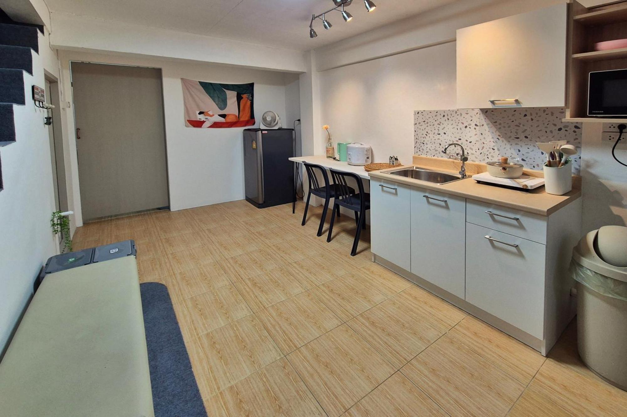 Apartment Entire Townhouse At Yaek Lam Sali Station Bangkok