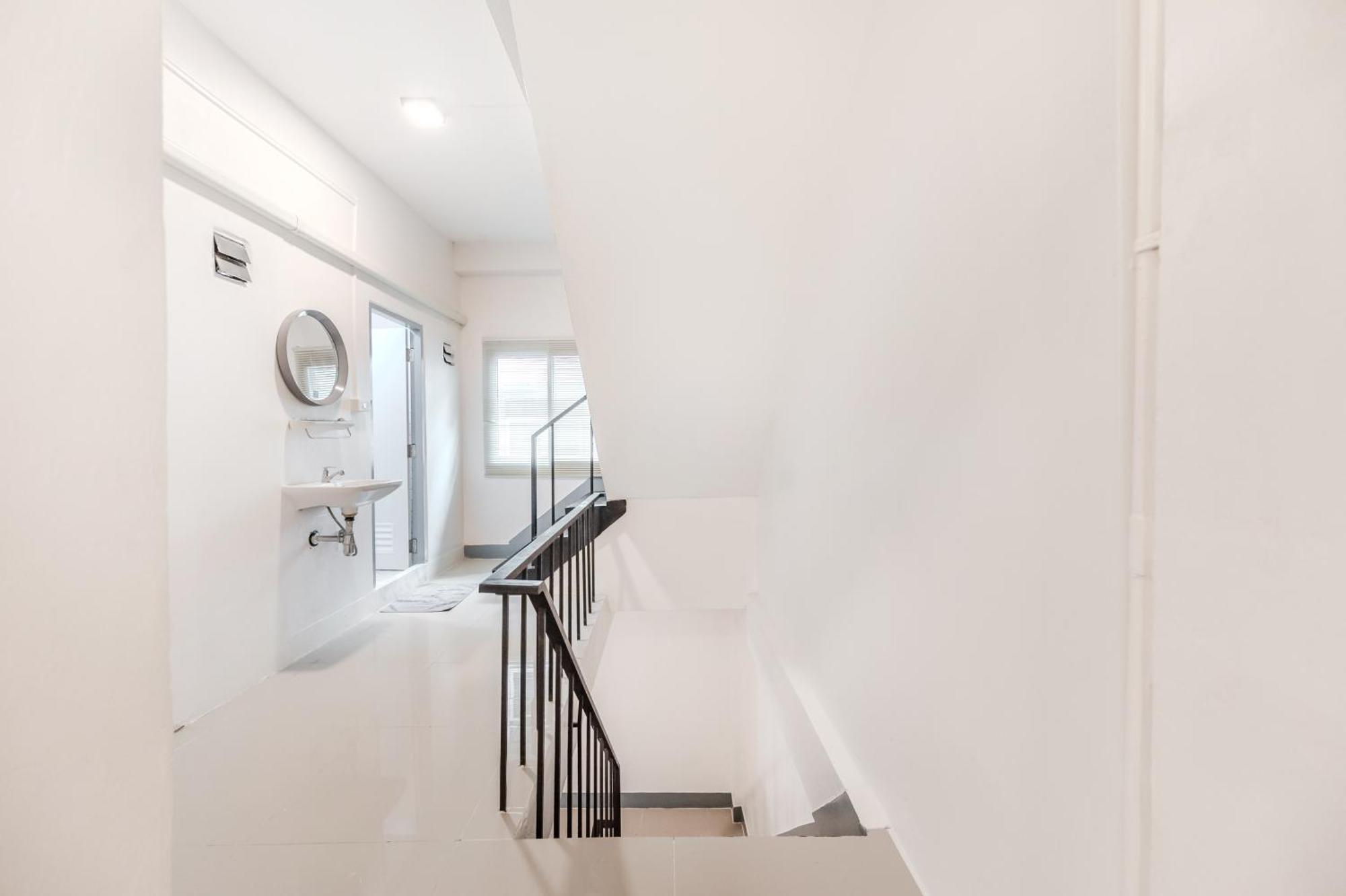 Entire Cozy House/near Bts Skytrain/12pp Villa Bangkok