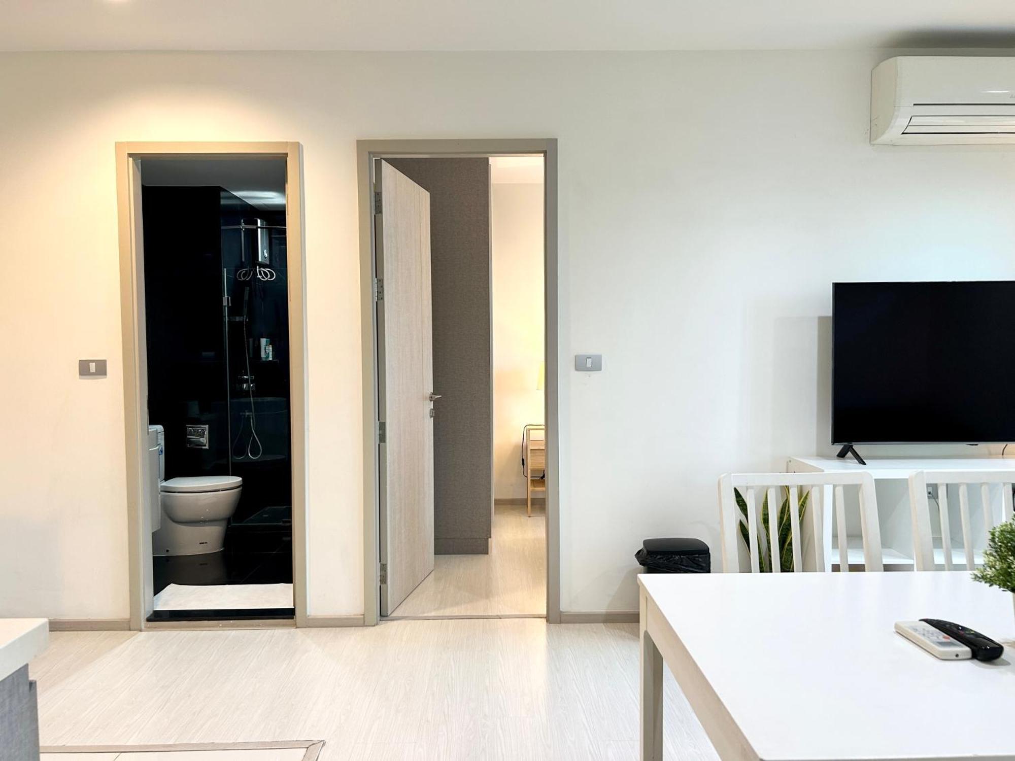 Rhythm Sukhumvit 36 Two Bedrooms *