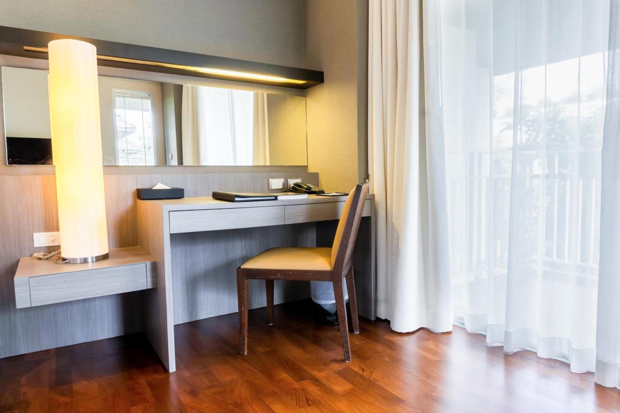 The Park Nine Srinakarin Hotel