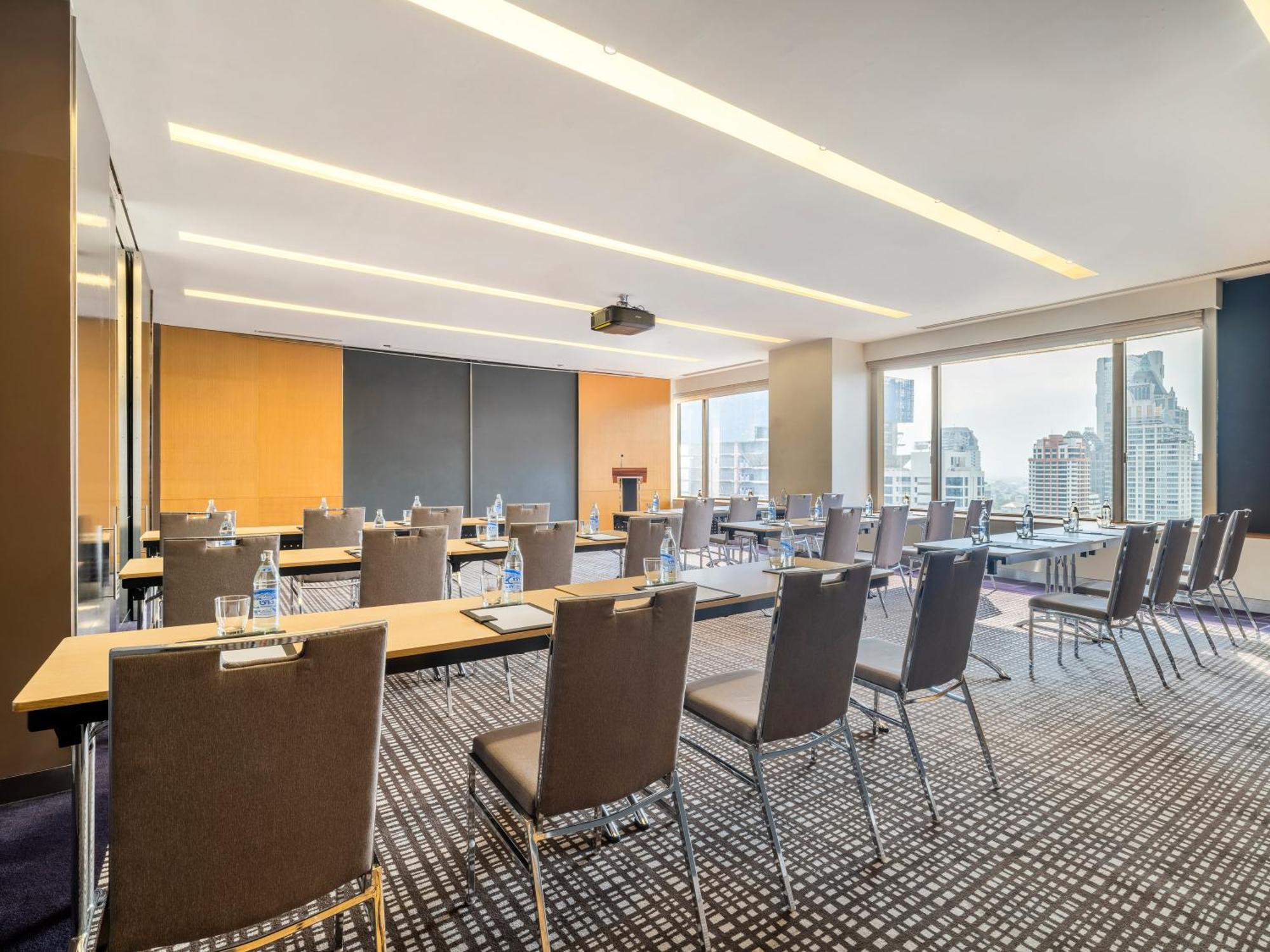 Hotel Crowne Plaza Lumpini Park By Ihg 5*