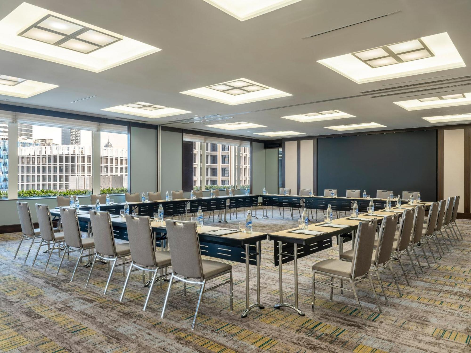 Crowne Plaza Lumpini Park By Ihg Hotel Bangkok