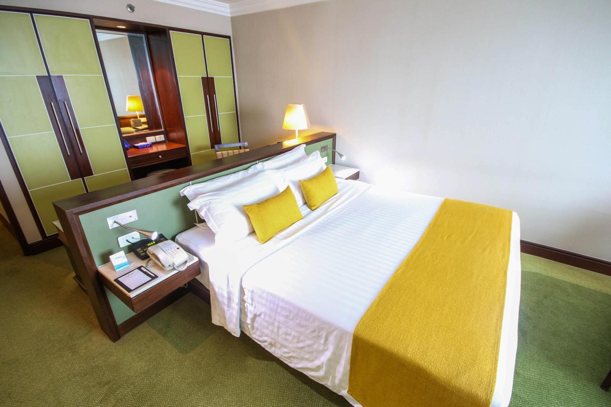 Golden Tulip Sovereign