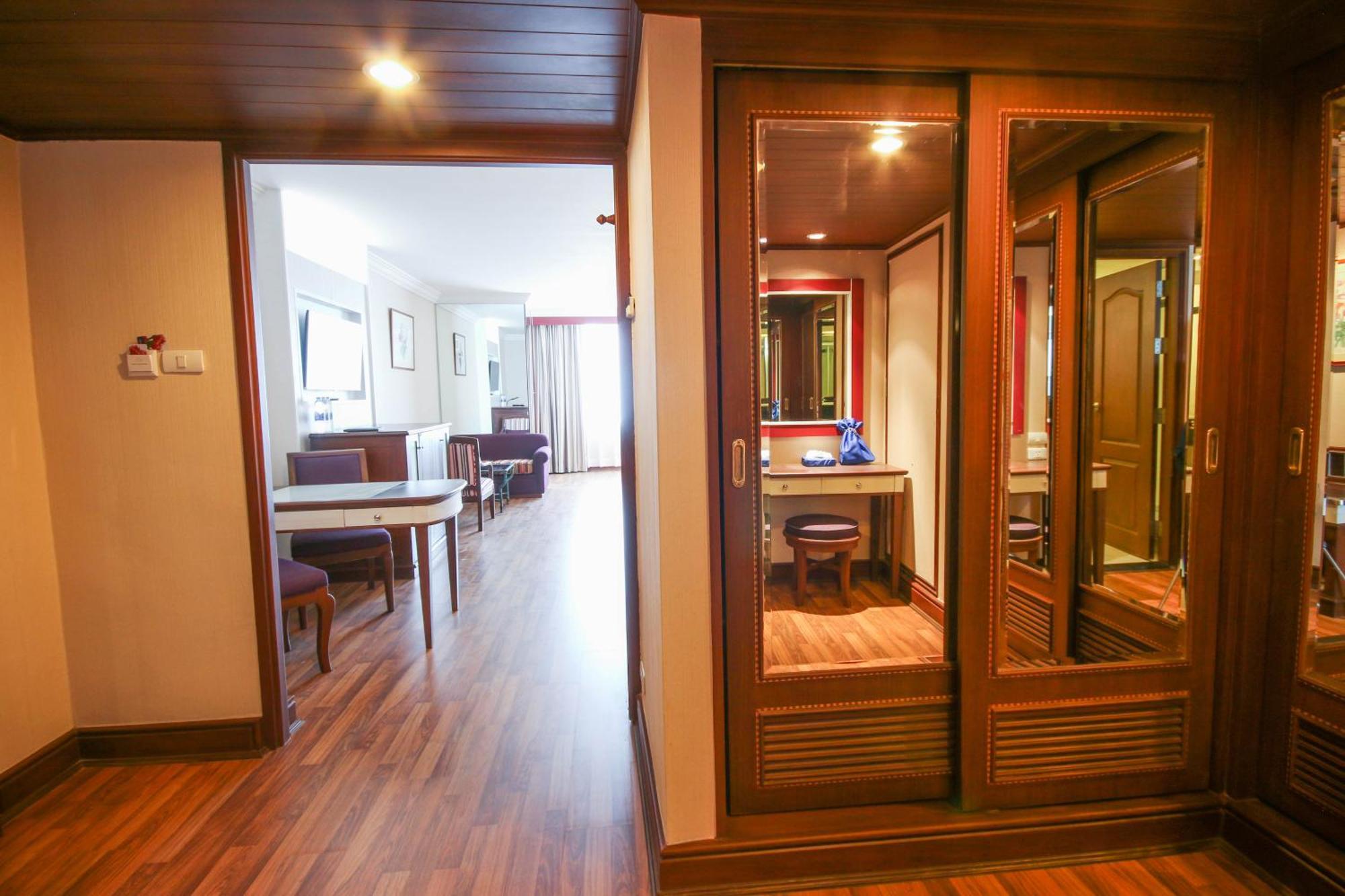 Golden Tulip Sovereign 4* Bangkok