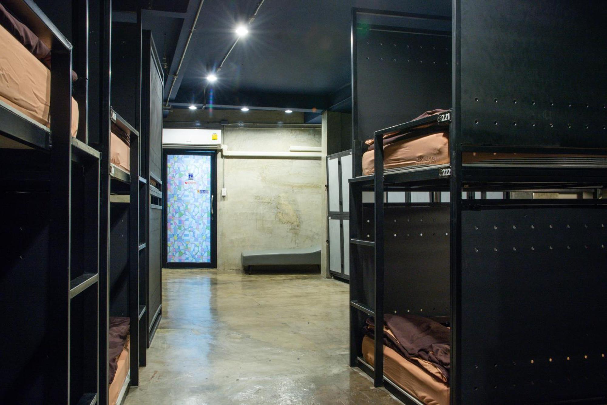 Asrama Area81 Hideout Bangkok
