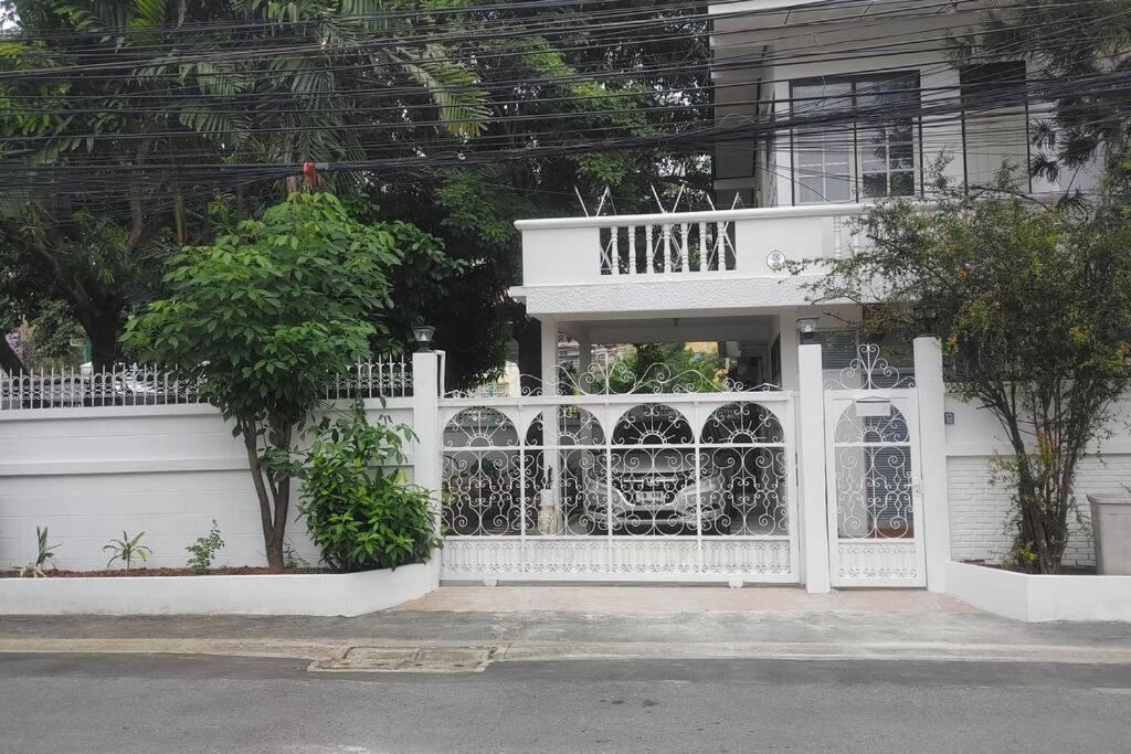 Rumah percutian 特具泰国风格大花园独栋别墅 订三晚以上提供免费10座车接机一次