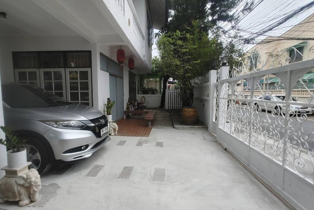 Rumah percutian 特具泰国风格大花园独栋别墅 订三晚以上提供免费10座车接机一次 Bangkok