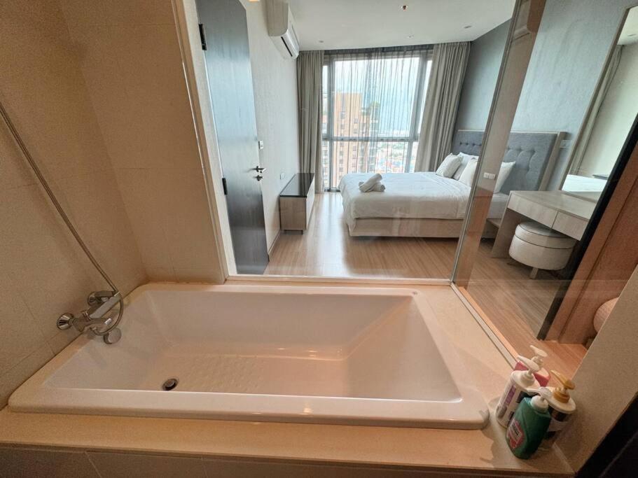 S69-新房特惠 巿中心 1bed Bts Phra Khanong Swim Gym