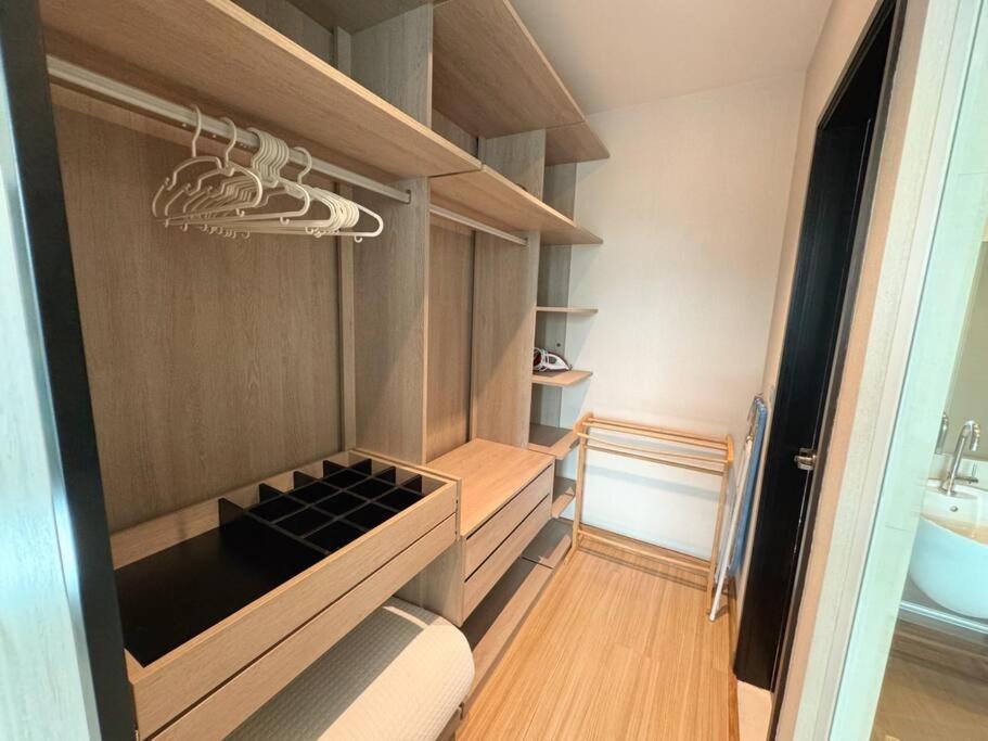 S69-新房特惠 巿中心 1bed Bts Phra Khanong Swim Gym Apartment Bangkok