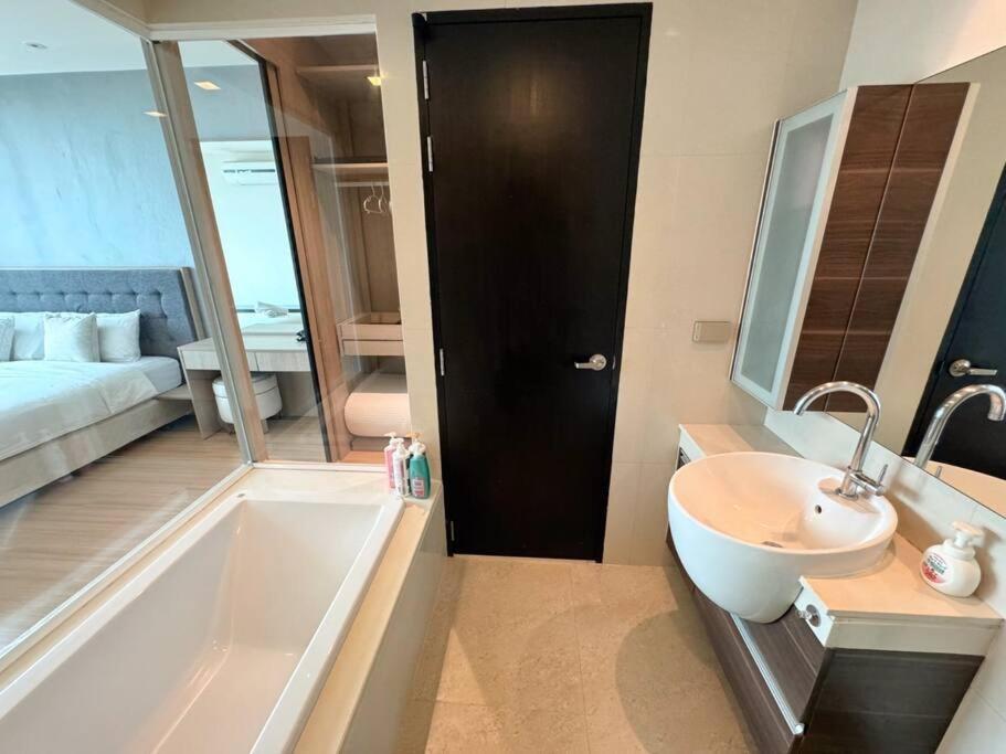 Apartment S69-新房特惠 巿中心 1bed Bts Phra Khanong Swim Gym Bangkok