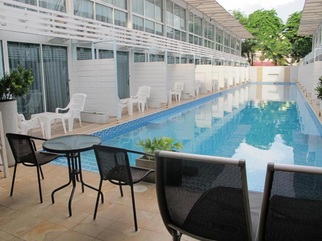 Hotel Pool @donmueang
