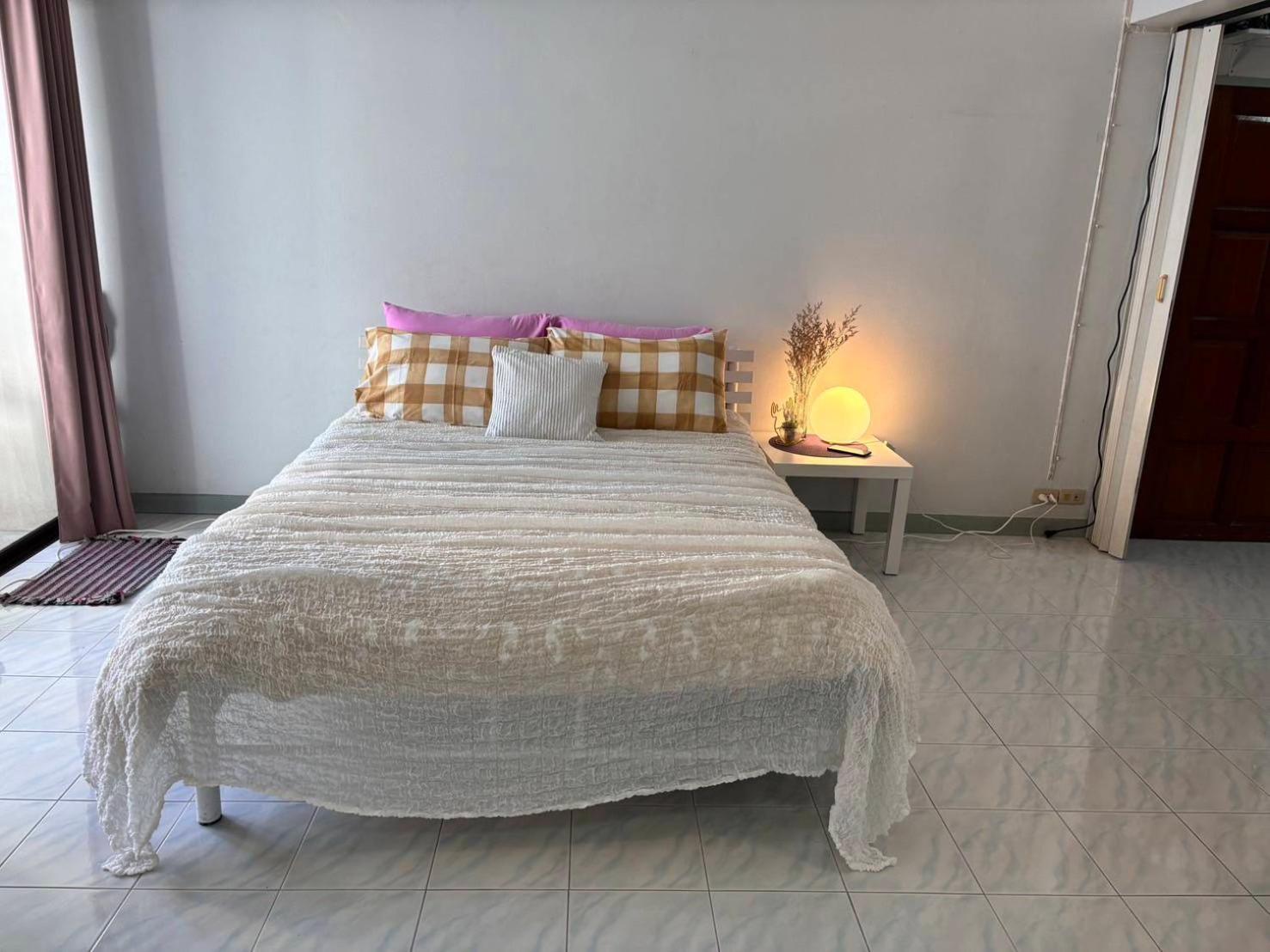 Centre Large Cheap Price Apartment *