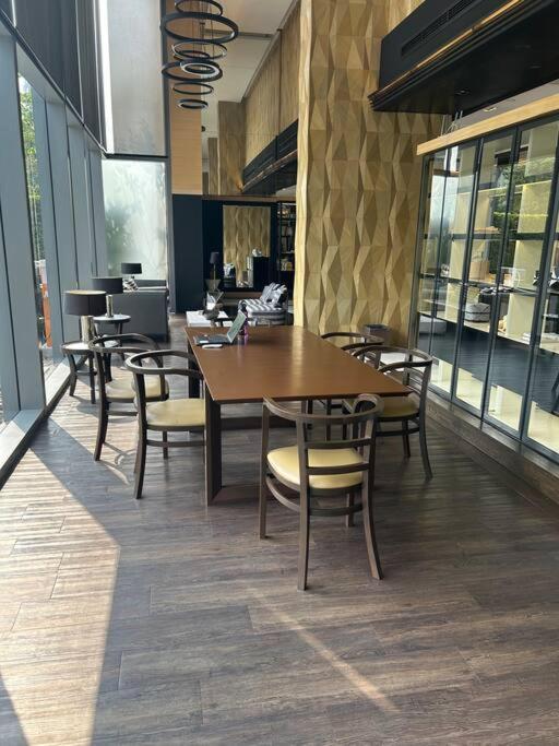 Apartment 1br At Thonglor Bts Infinitypool Overlooking Bangkok
