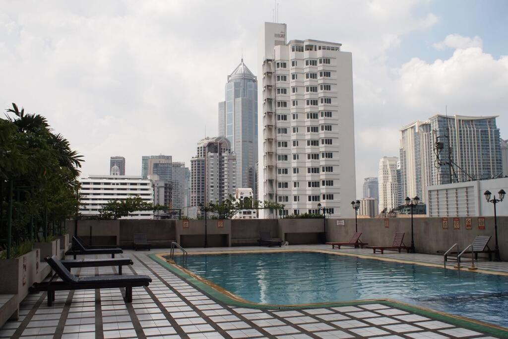 Apartment Spacious In Sukhumvit Nana Bangkok