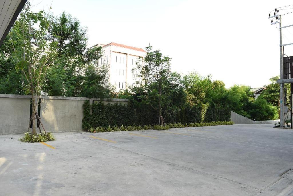 Home Inn Hotel 2*