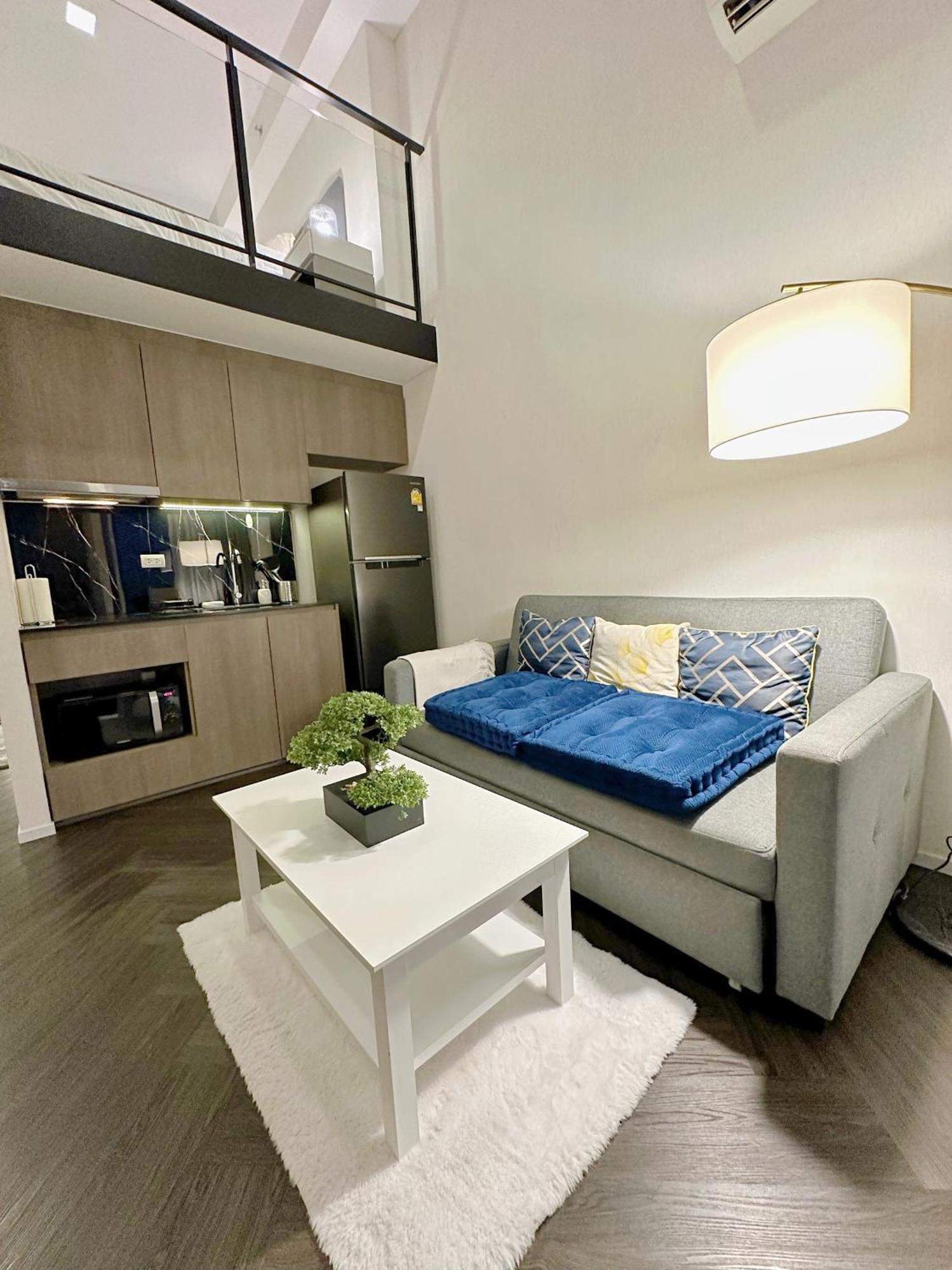 Apartment Luxury Loft With Stunning 35th Floor Views *