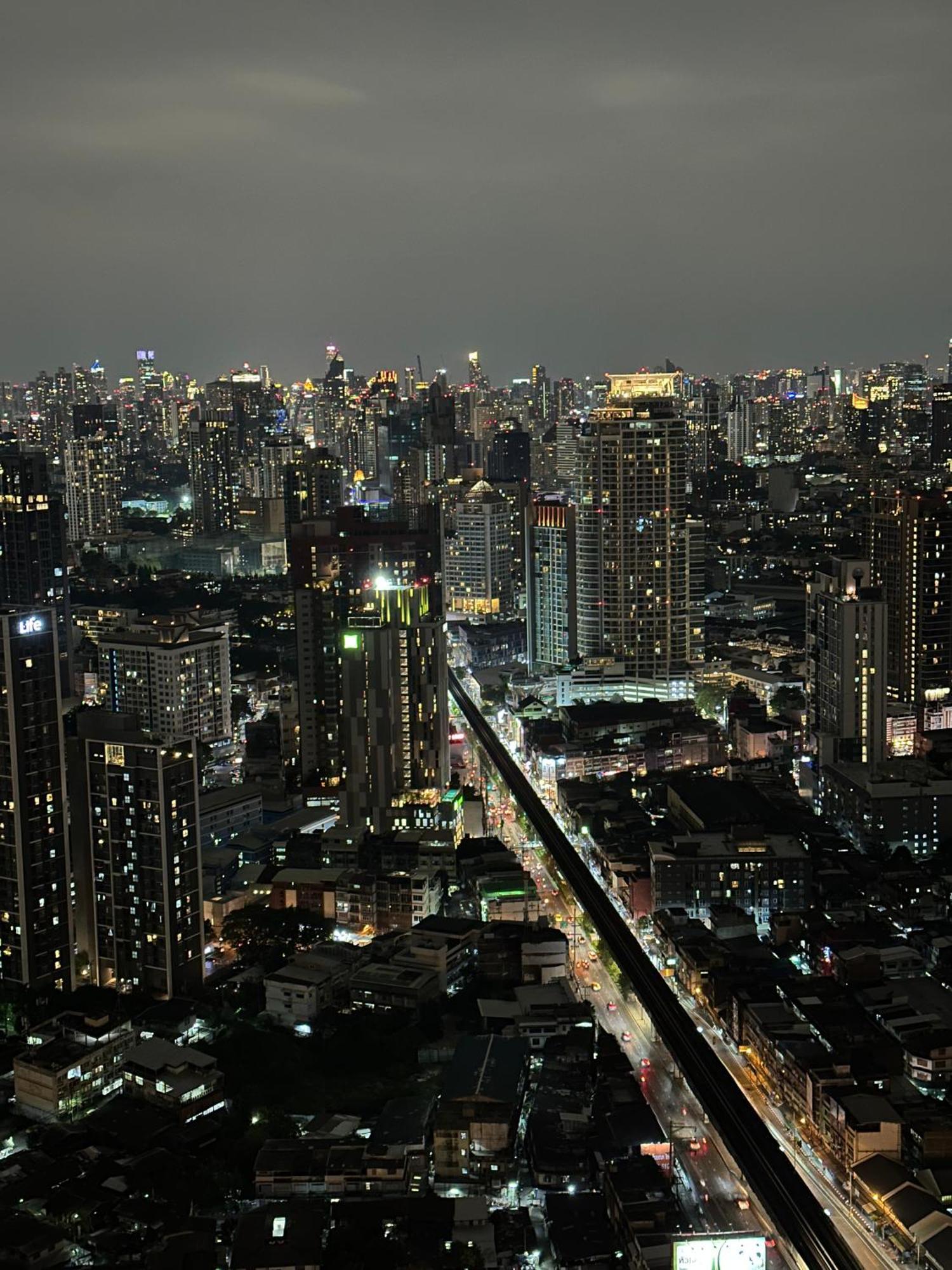 Luxury Loft With Stunning 35th Floor Views * Bangkok