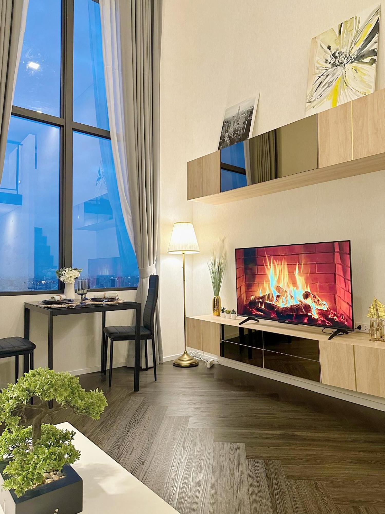 Apartment Luxury Loft With Stunning 35th Floor Views