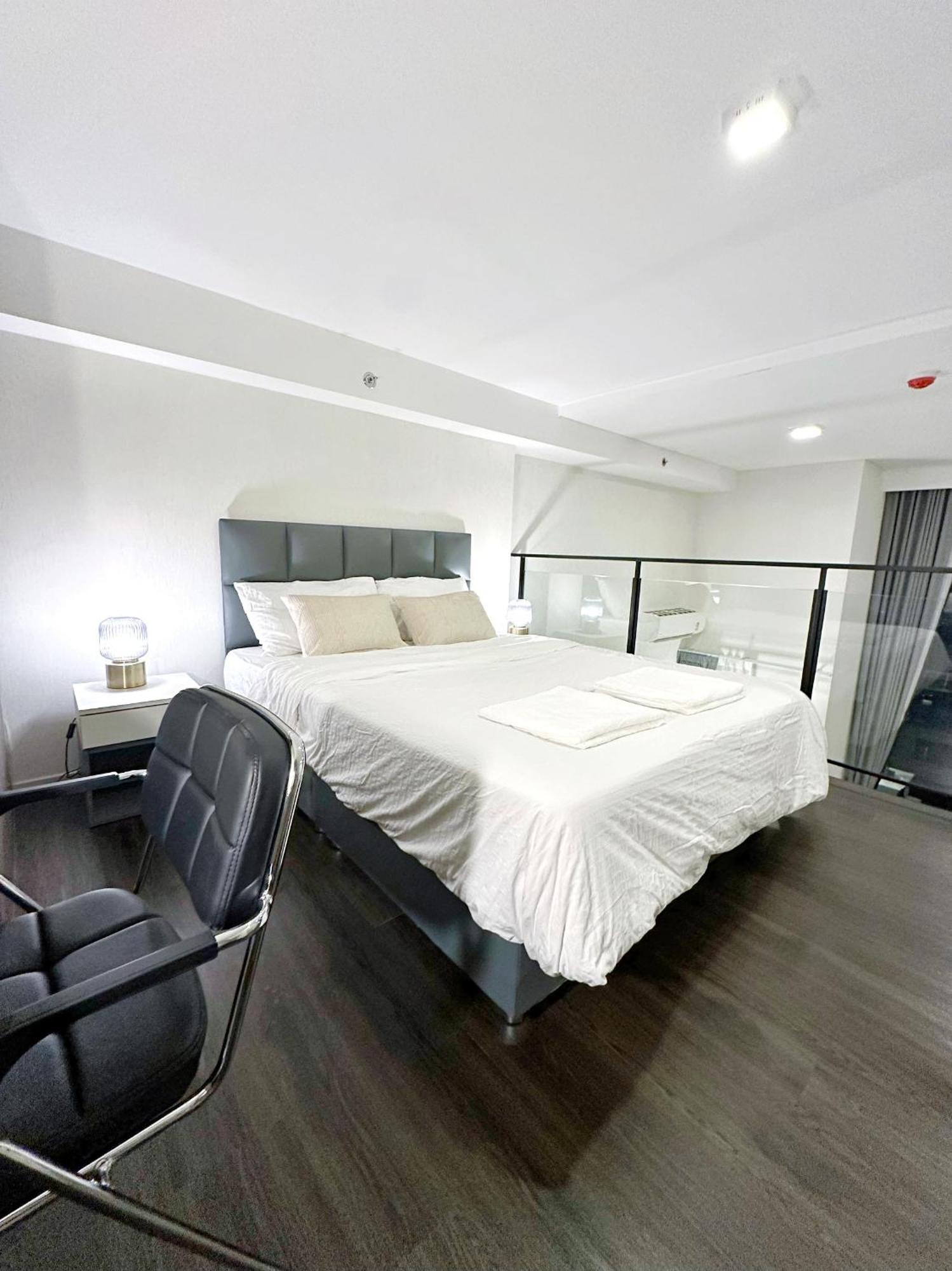 Apartment Luxury Loft With Stunning 35th Floor Views Bangkok