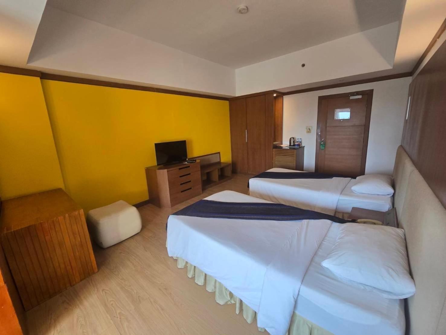 Riverside Hotel 4*