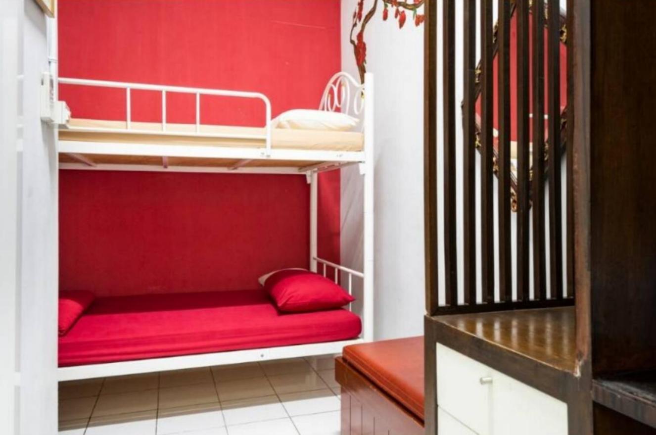 Hostel 1137 *