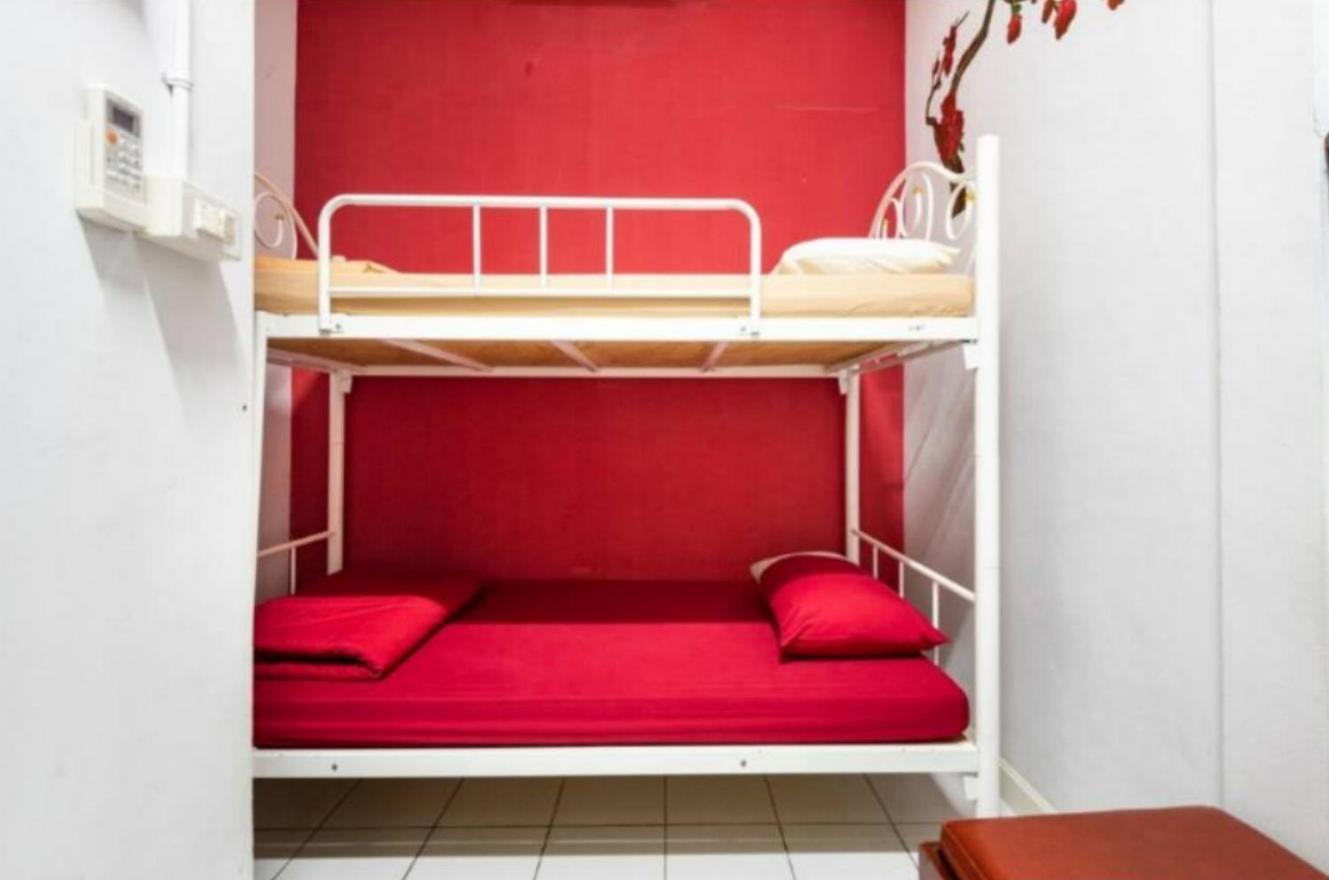 Hostel 1137 *