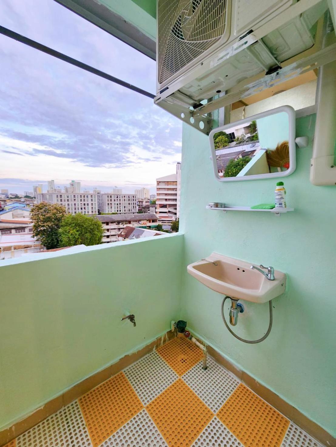 Apartment 811-stp Homely Free Wi-fi And Near Bts Line Bangkok
