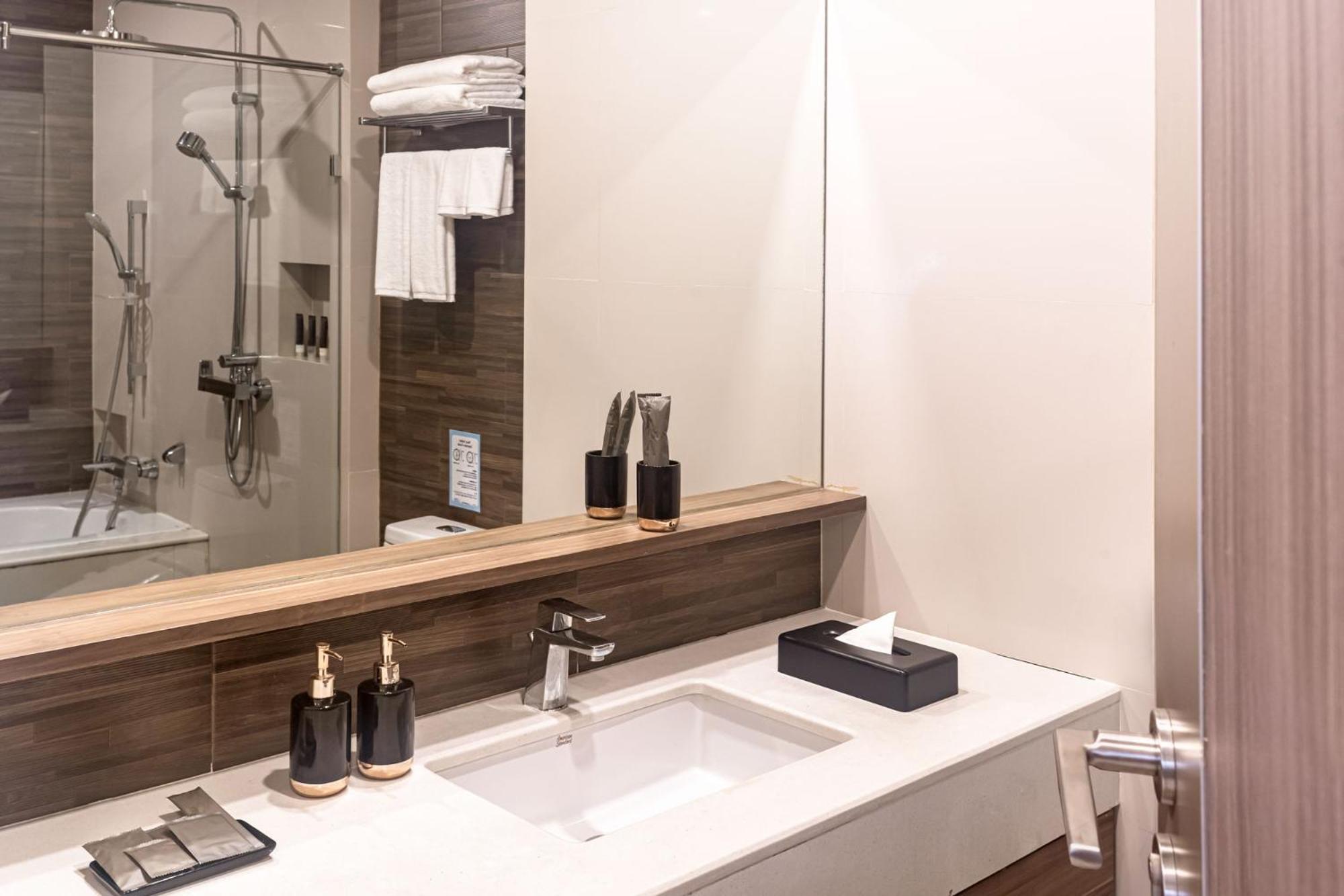 Metropolis Bangkok, Tapestry Collection By Hilton Hotel 4*