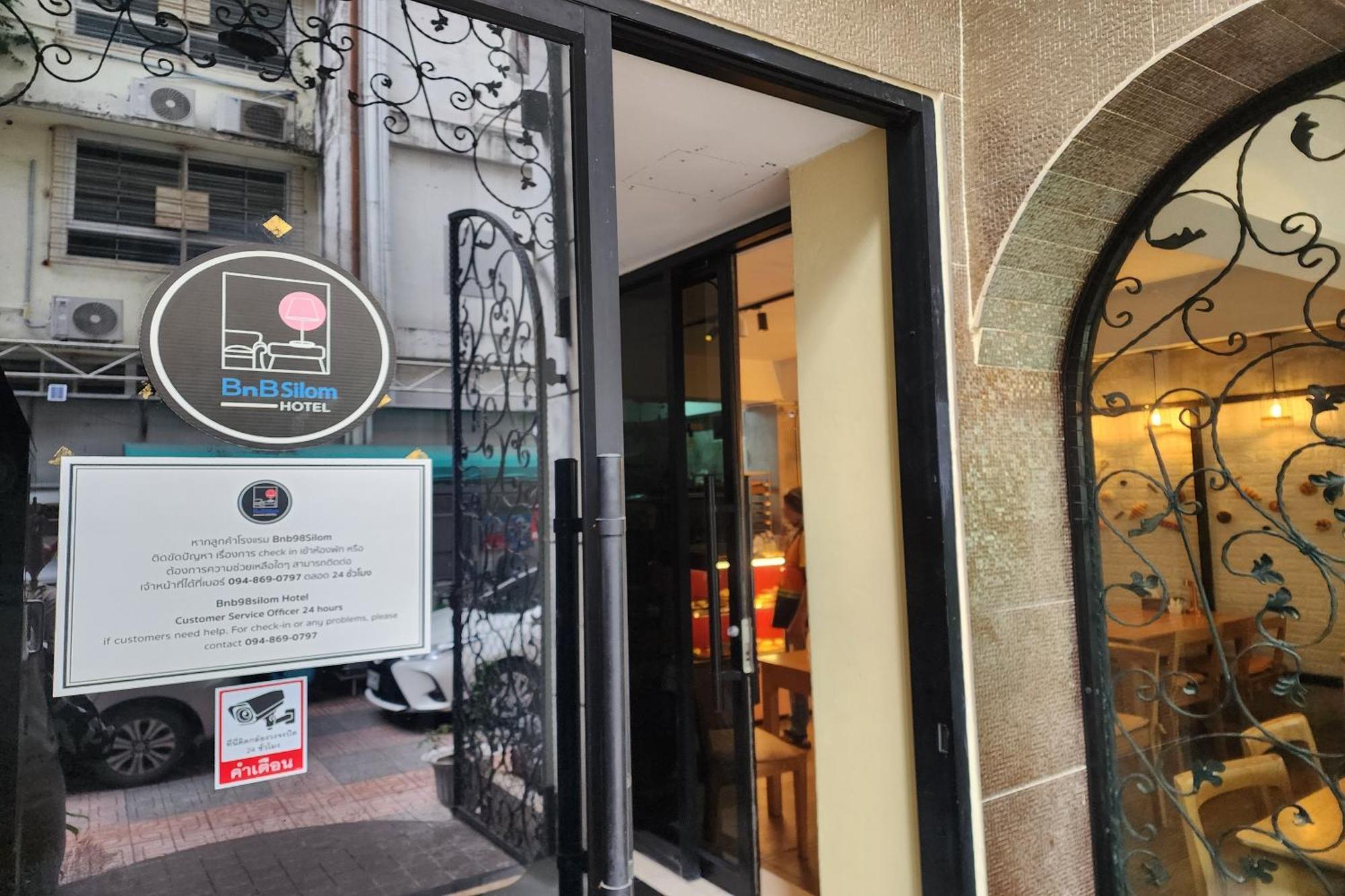 Bnb98 Silom 3*