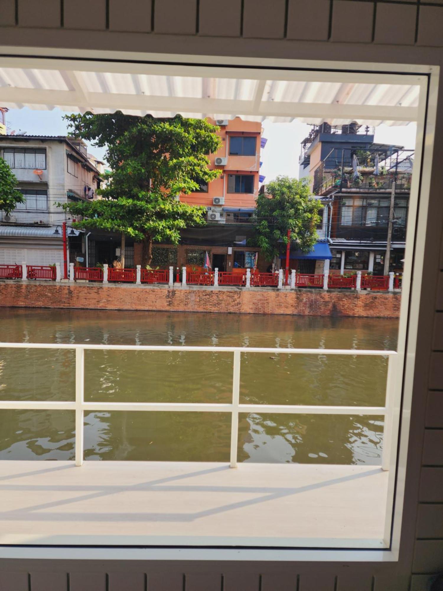 Line Hostel Bangkok