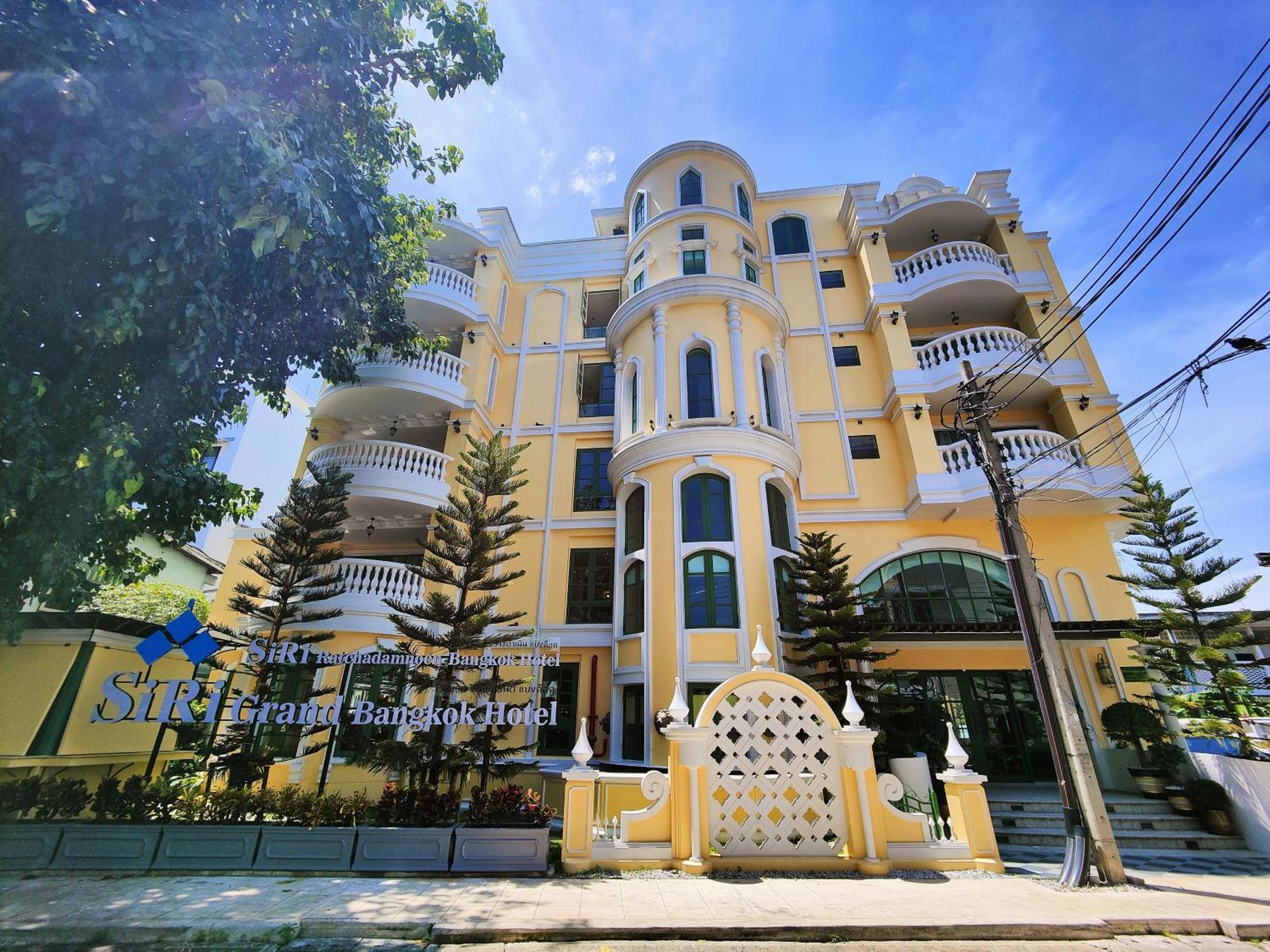 Siri Grand Hotel 3*